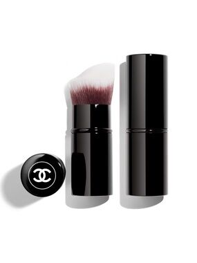 CHANEL - Retractable Foundation Brush N°103